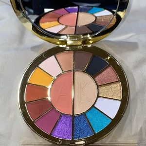 Sosu x Aideen Kate Eyeshadow Palette